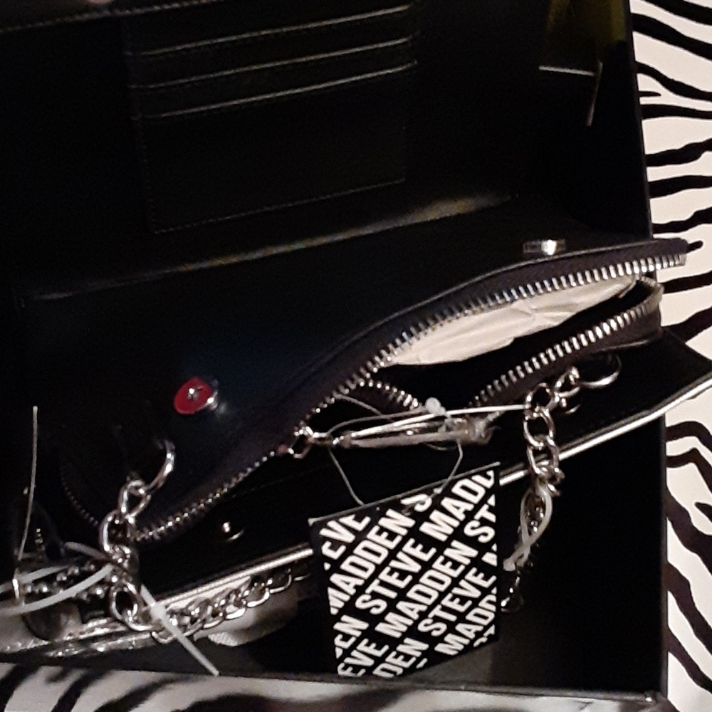 STEVE MADDEN POM HAT AND CROSSBODY BAG SET - Picture 9 of 11